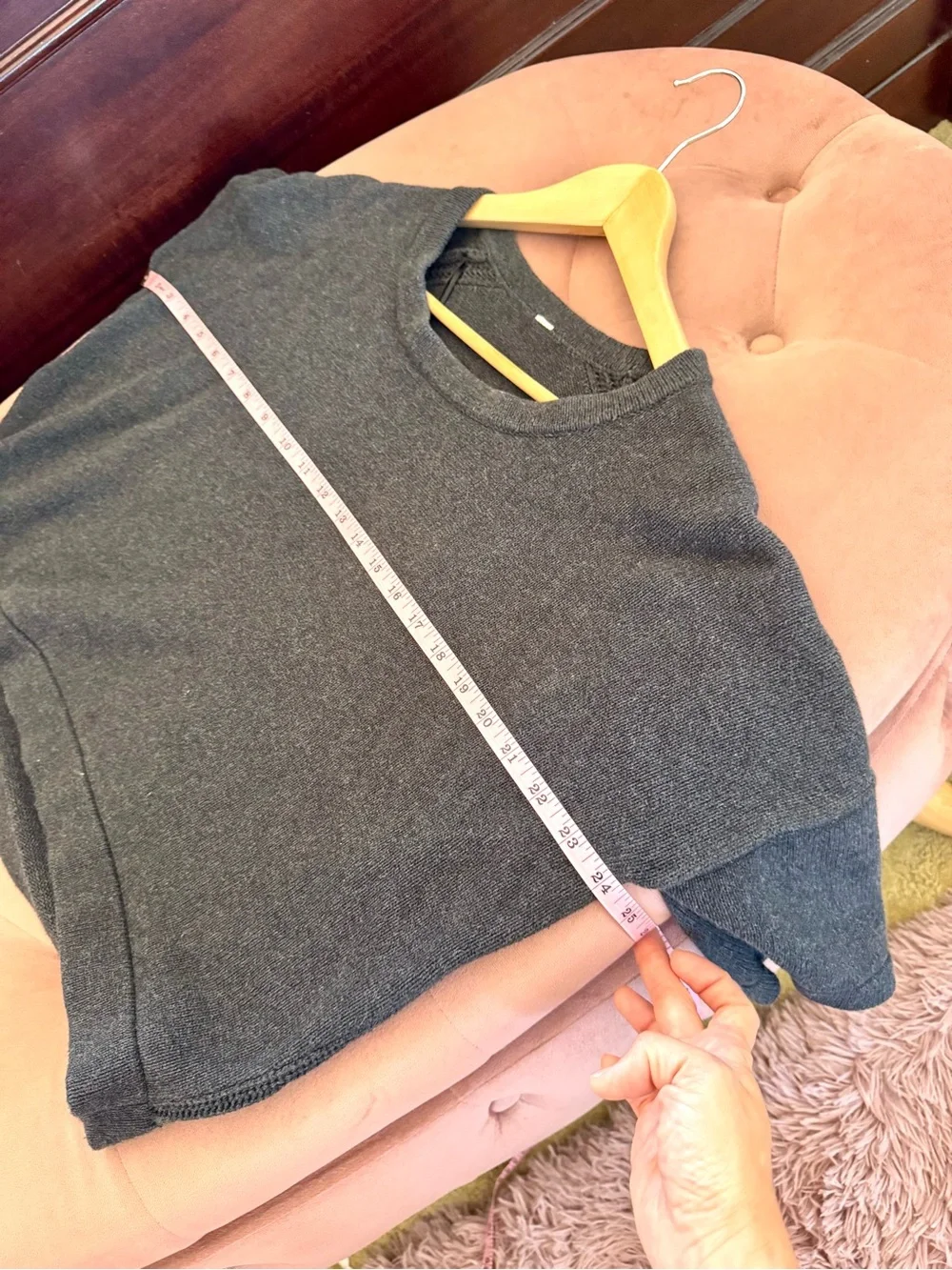 Lululemon Athletica Cropped Oversized Dark Gray Sweatshirt Size Small.